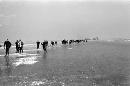 Schaatswedstrijd over 100 kilometer in Maasland, Bestanddeelnr 914-6999