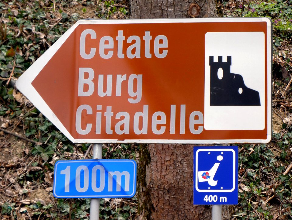 Schäßburg, Wegweiser Burg, 2