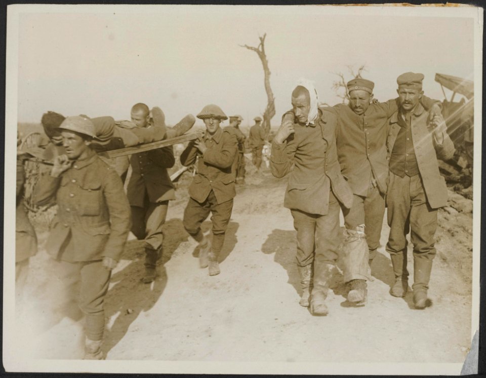 Scene in front of Morval on the morning of the battle 25th Sept. 1916., Bestanddeelnr 158-2033