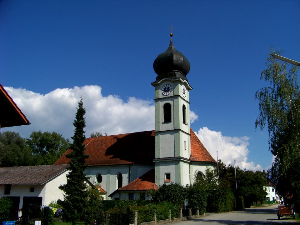 Schönach-Kirche-Maria-Rosenkranzkönigin