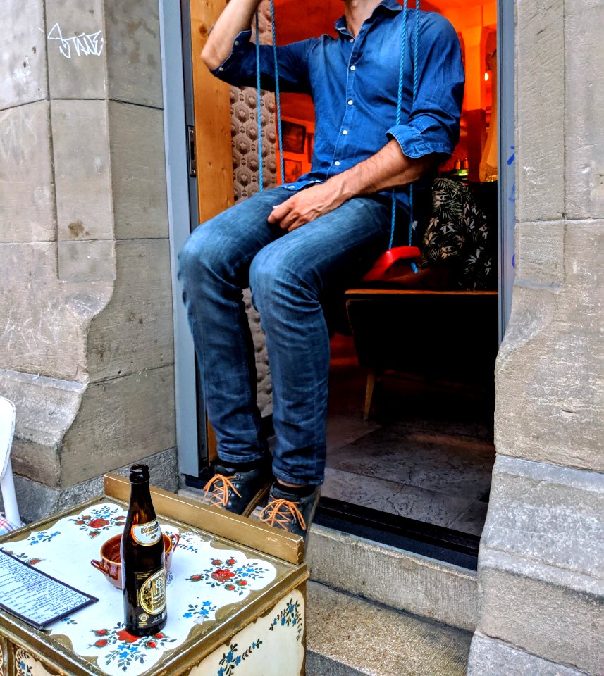 Schaukel im Ribingurumu in Tübingen