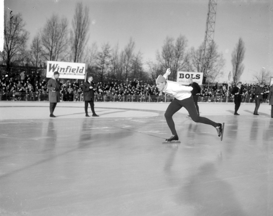 Schaatskampioenschappen op de Jaap Edenbaan te Amsterdam Rudi Liebrechts in acti, Bestanddeelnr 917-3002