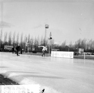 Schaatskampioenschappen op de Jaap Edenbaan te Amsterdam links Barteling en rech, Bestanddeelnr 917-2992