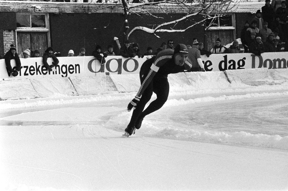 Schaatsinterland Nederland tegen Noorwegen in Groningen. Hilbert van der Duim in, Bestanddeelnr 931-8753