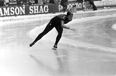 Schaatsinterland Nederland tegen Noorwegen in Groningen. Ria Visser in actie op , Bestanddeelnr 931-8744