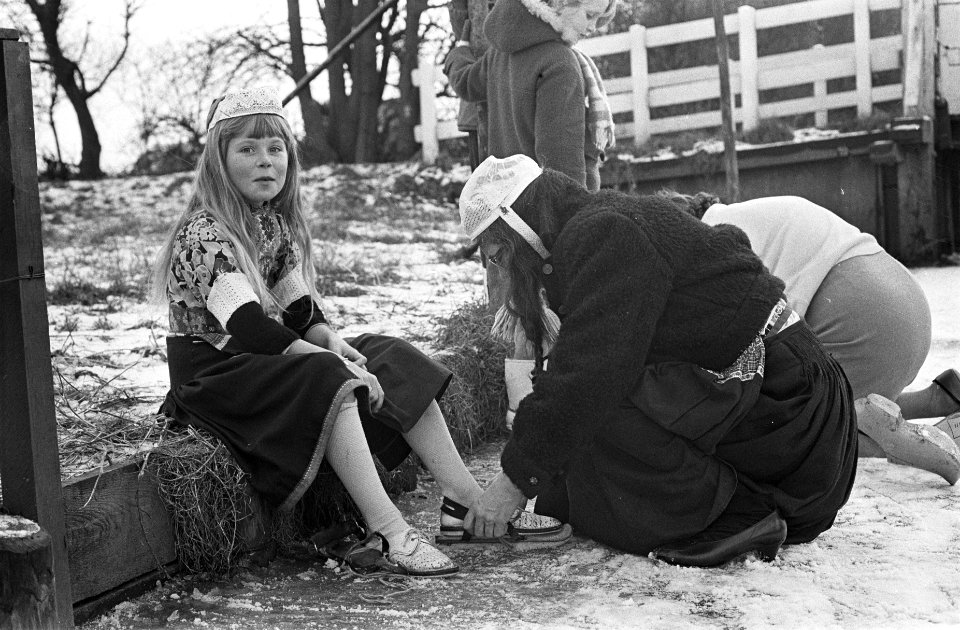 Schaatsen in Marken, Bestanddeelnr 920-9798