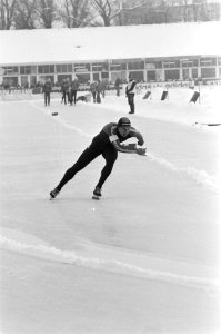 Schaatsinterland Nederland tegen Noorwegen in Groningen. Frits Schalij in actie, Bestanddeelnr 931-8731