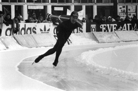 Schaatsinterland Nederland tegen Noorwegen in Groningen. Hilbert van der Duim in, Bestanddeelnr 931-8754