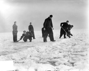 Schaatsen bij Volendam Baan op Gouwzee wordt uitgezet, Bestanddeelnr 903-8033