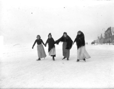 Schaatsen in Volendam, Bestanddeelnr 904-3548