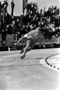 Schaatser Jos Valentijn in actie, Bestanddeelnr 929-0478