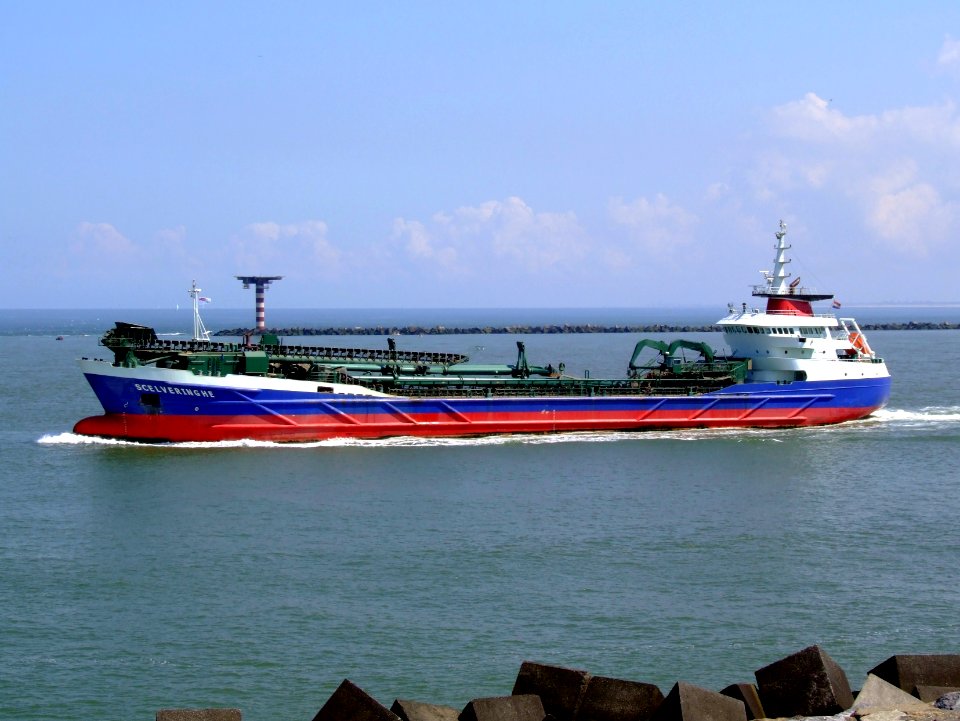 Scelveringhe p1 leaving Port of Rotterdam 19-Jul-2007