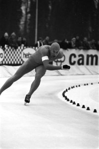 Schaatsinterland Nederland tegen Noorwegen in Eindhoven Jos Valentijn in aktie, Bestanddeelnr 928-9450