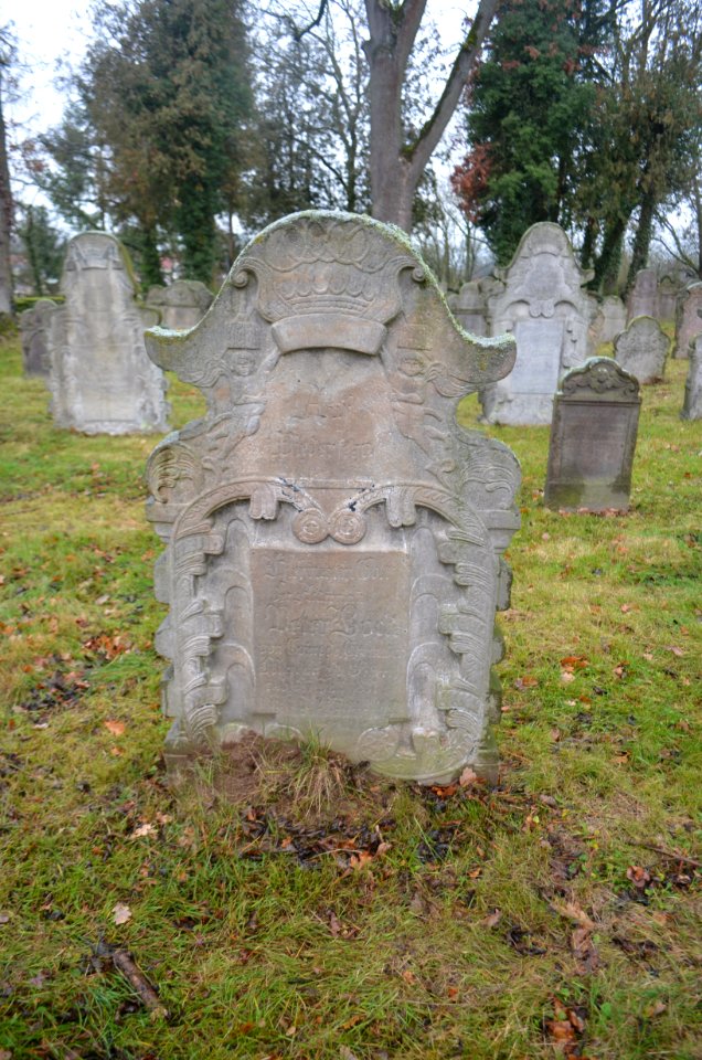 Schenklengsfeld, Historischer Friedhof, Grabstein (2)