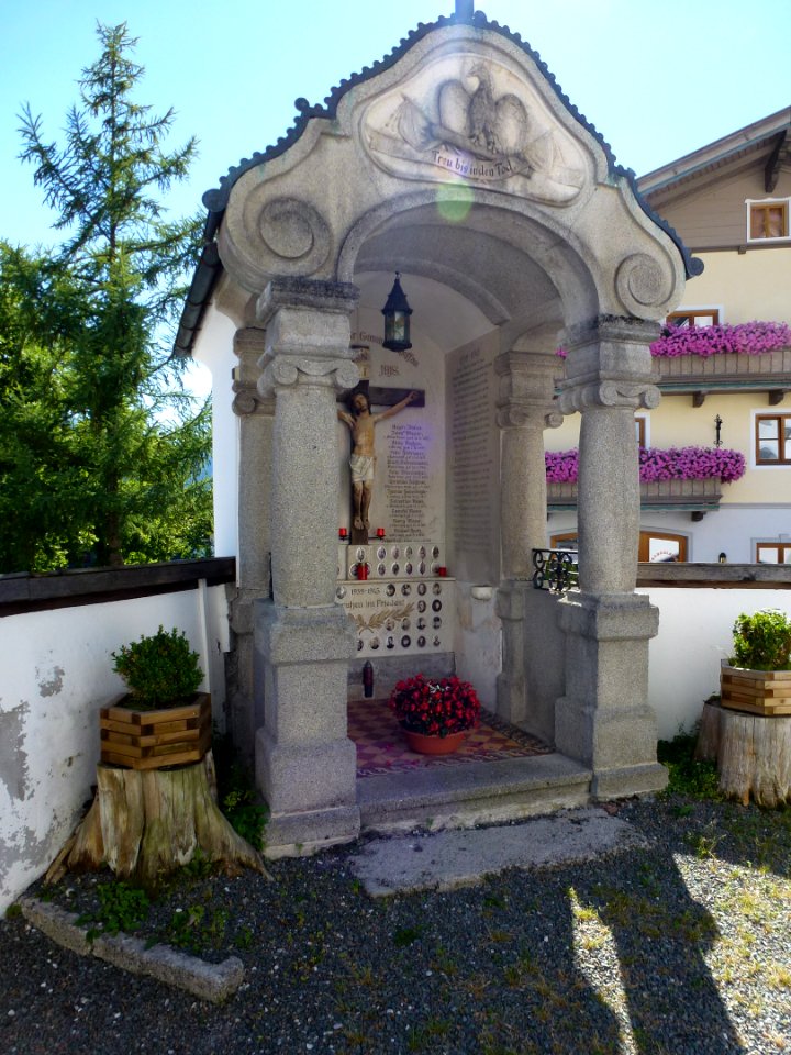 Scheffau-Friedhof-Kriegerdenkmal