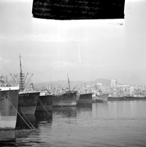 Schepen in de haven van Genua, Bestanddeelnr 255-0220
