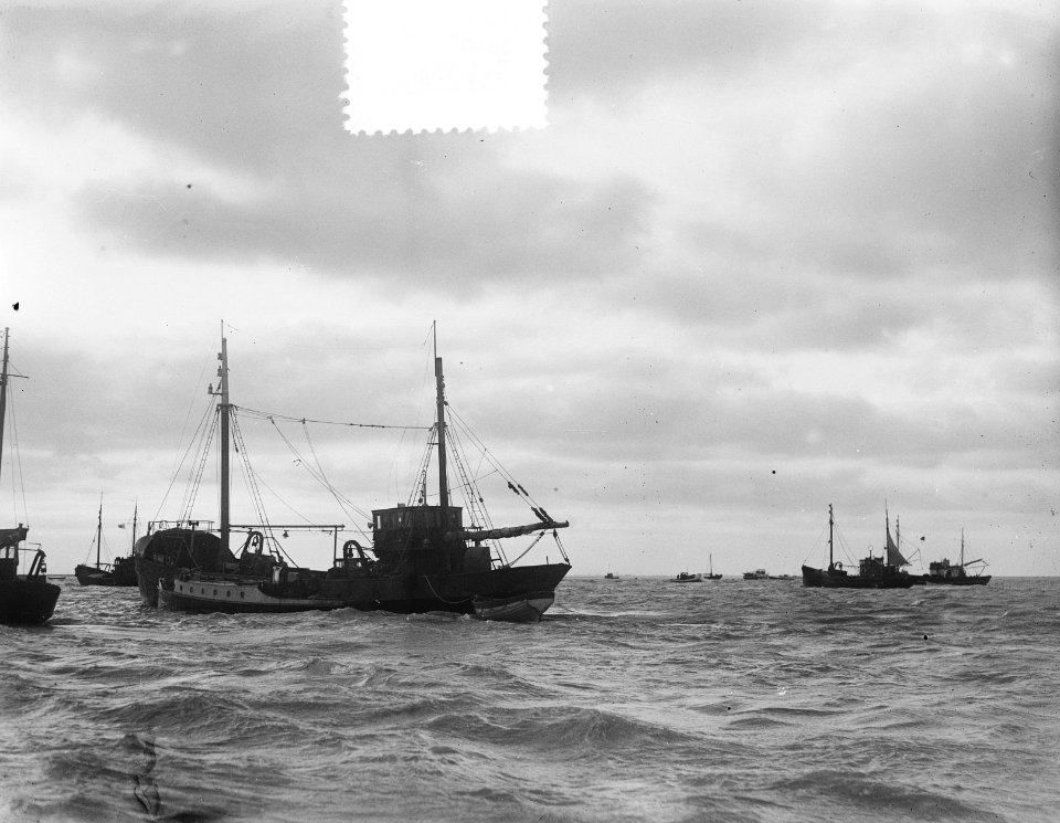 Schepen op Haringvliet op weg naar Zierikzee, Bestanddeelnr 905-5276