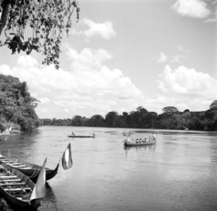 Schepen op de Surinamerivier, Bestanddeelnr 252-4341
