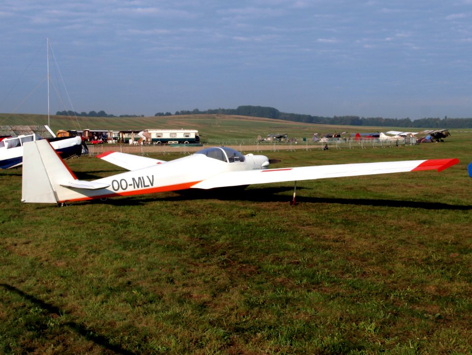 Scheibe SF-25C Falke OO-MLV