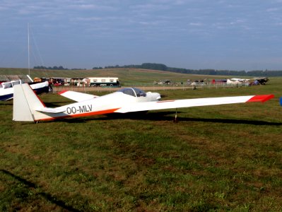 Scheibe SF-25C Falke OO-MLV