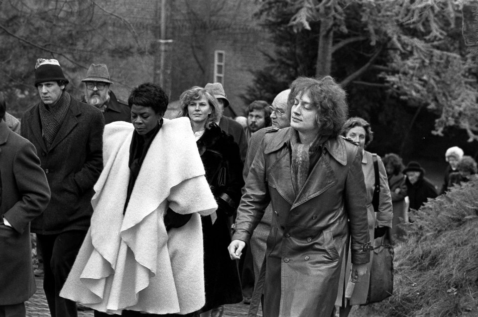 Schaker Jan Timman en zijn vrouw, tweede van links Jan Hein Donner, Bestanddeelnr 931-8352