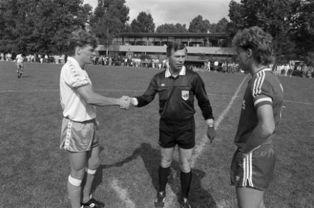 Scheidsrechter Jan Keizer fluit allerlaatste wedstrijd finale Ajax tegen PSV (c-, Bestanddeelnr 934-2990