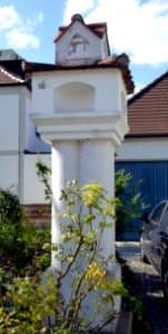 Schöngeising, Bildstock vor dem Pfarrhaus, 1