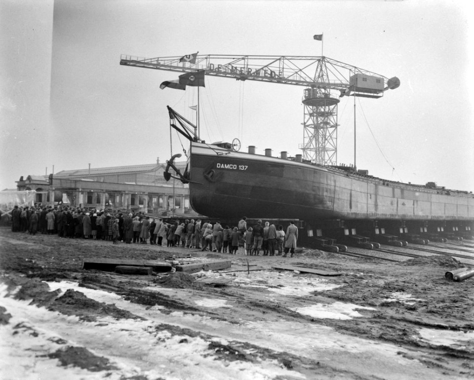 Scheepswerf De Merwede , ingebruikname nieuwe reparatiedwarshelling, Bestanddeelnr 910-1034