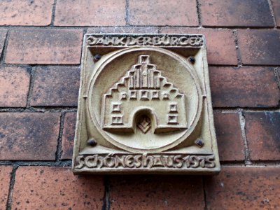 Schönes Haus 1975, Dank der Bürger, Südermarkt 16, Abzeichen am Pastorat der Nikolaikirche, weiteres Bild