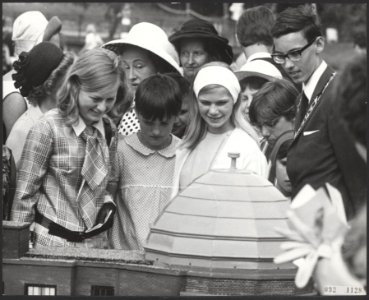 Schaalmodellen, openingen, tentoonstellingen, kinderen, prinses, Marie-Astrid pr, Bestanddeelnr 092-1128