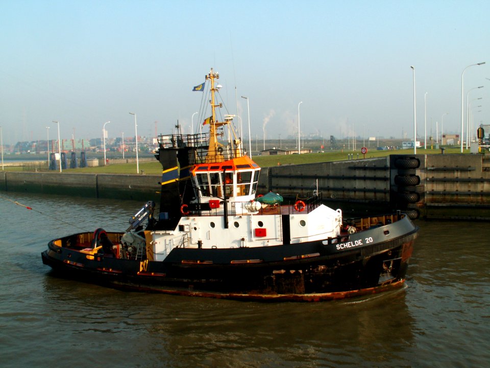 Schelde 20 IMO 9120152 in front of Berendrecht locks, Antwerp, Belgium 21-Sep-2005