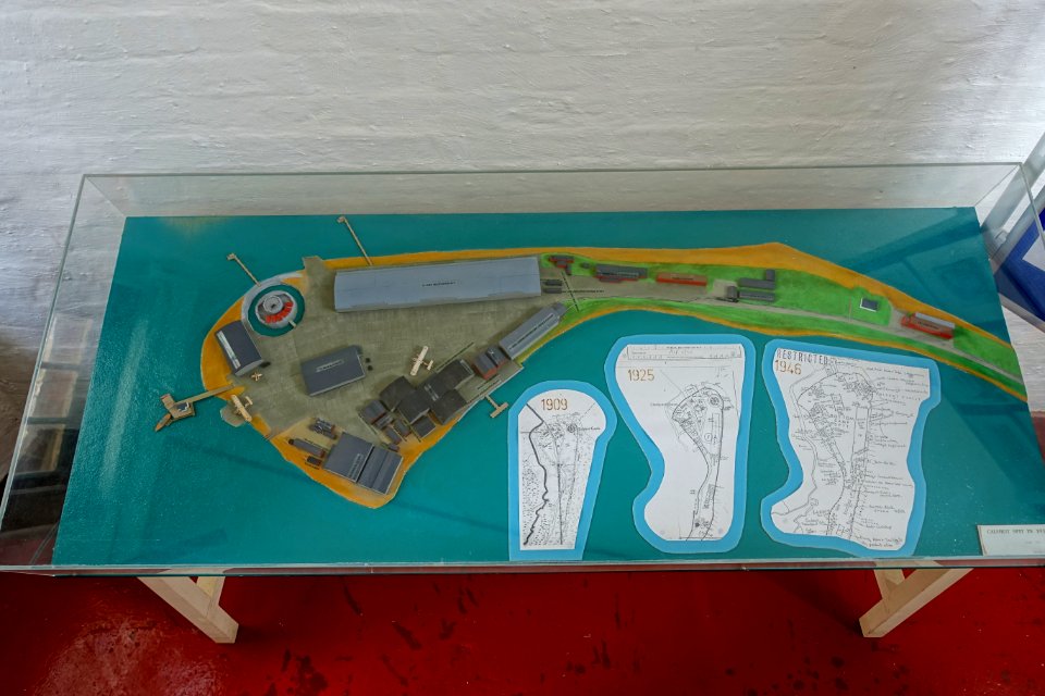 Schematic model - Calshot Castle - Calshot, England - DSC04167