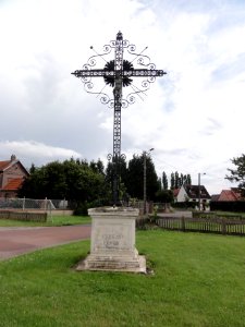Savy (Aisne) croix de chemin B