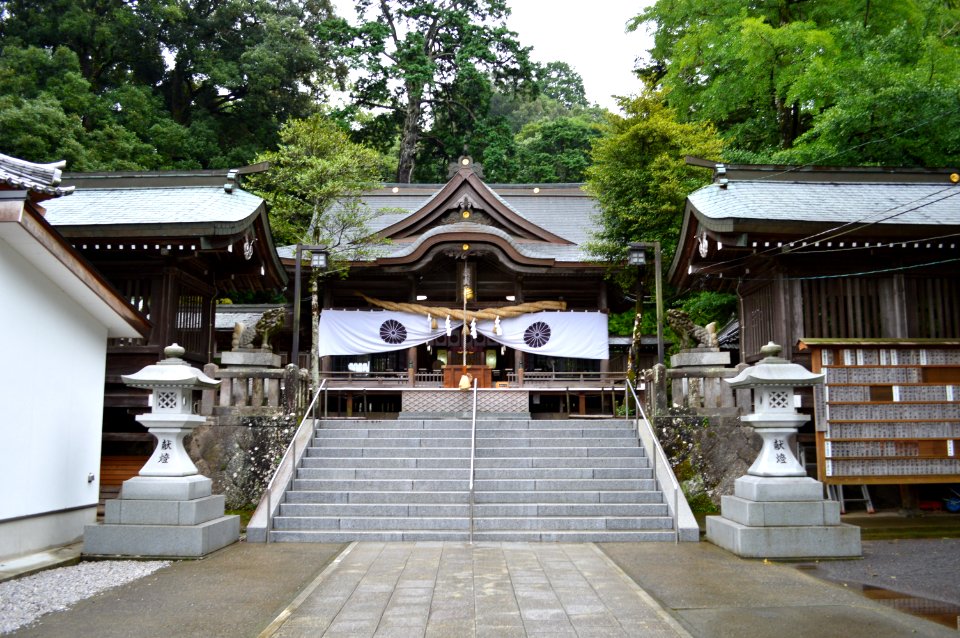 Sasamuta-jinja haiden-1