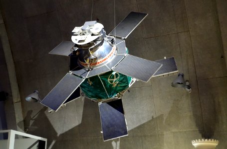 Satellite model - Tekniska museet - Stockholm, Sweden - DSC01405 photo