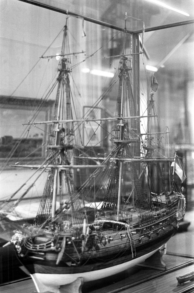 Scheepsmodellen in Scheepvaartmuseum, opdracht heer Viete (Der Stern), Bestanddeelnr 925-7809