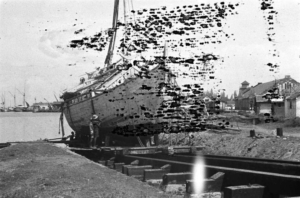 Scheepswerf. Een zeilschip op de scheepshelling, Bestanddeelnr 389-6-4