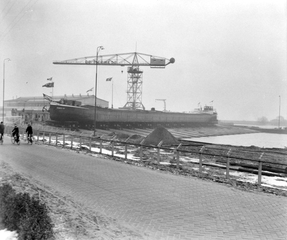 Scheepswerf De Merwede , ingebruikname nieuwe reparatiedwarshelling, Bestanddeelnr 910-1037