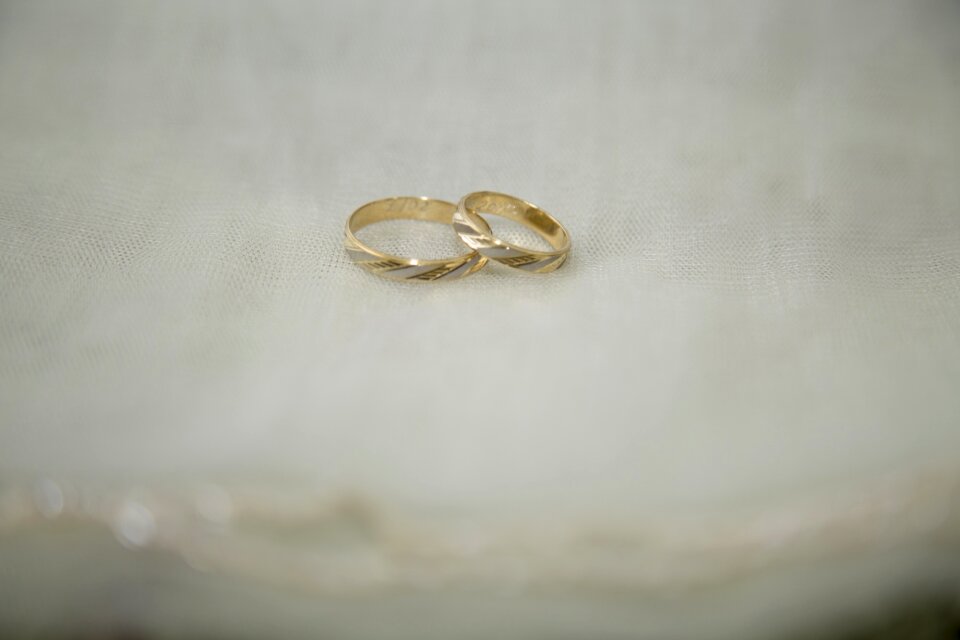 Love wedding ring gold