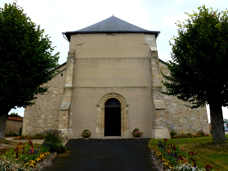 Saulces-Champenoises (Ardennes) église, façade