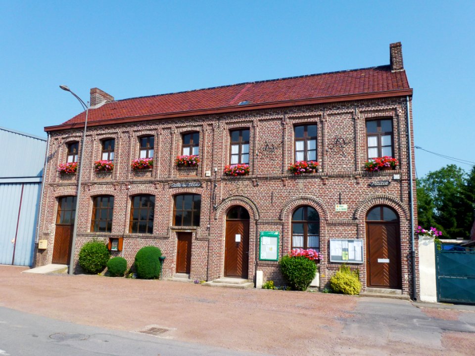 Sars-et-Rosières (Nord, Fr) mairie - salle des fêtes