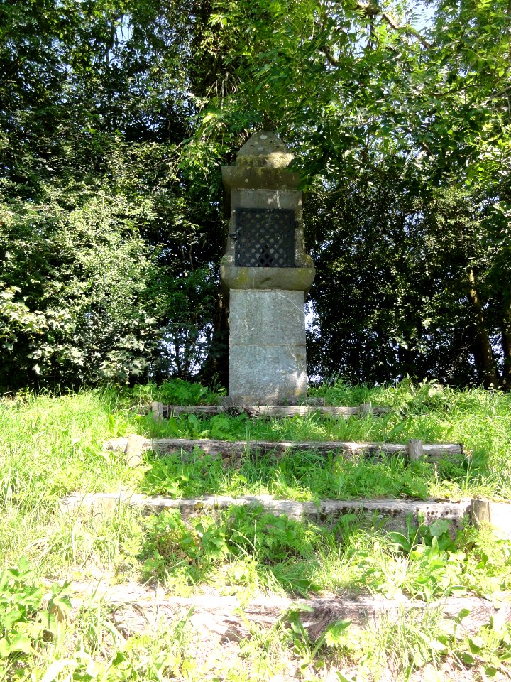 Sars-Poteries (Nord, Fr) chapelle N.D. de Walcourt