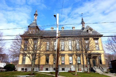Saugus Town Hall, side view - Saugus, Massachusetts - DSC04497