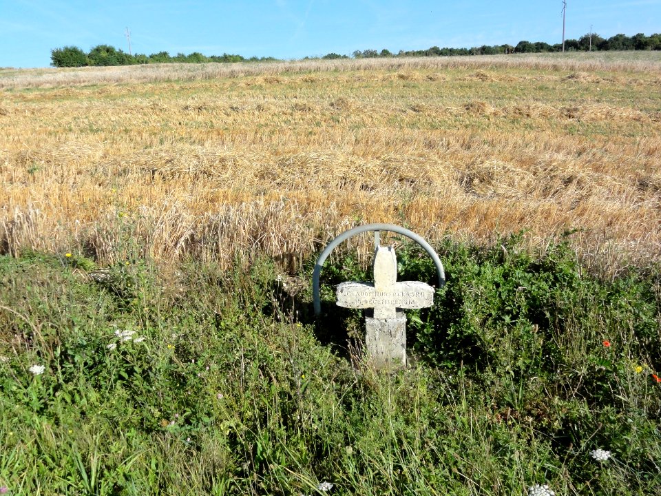 Saudrupt (Meuse) Paysage avec croix de chemin