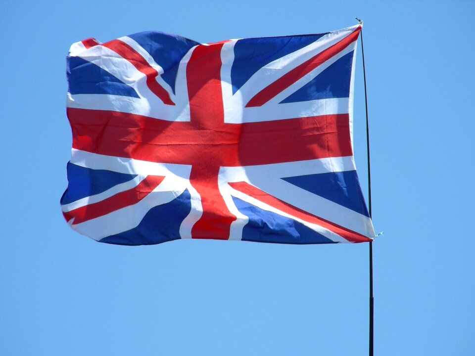 Waving breeze flag pole