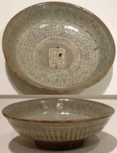 Saucer from Korea, 15th-16th century, glazed stoneware, Honolulu Museum of Art, 1208.1