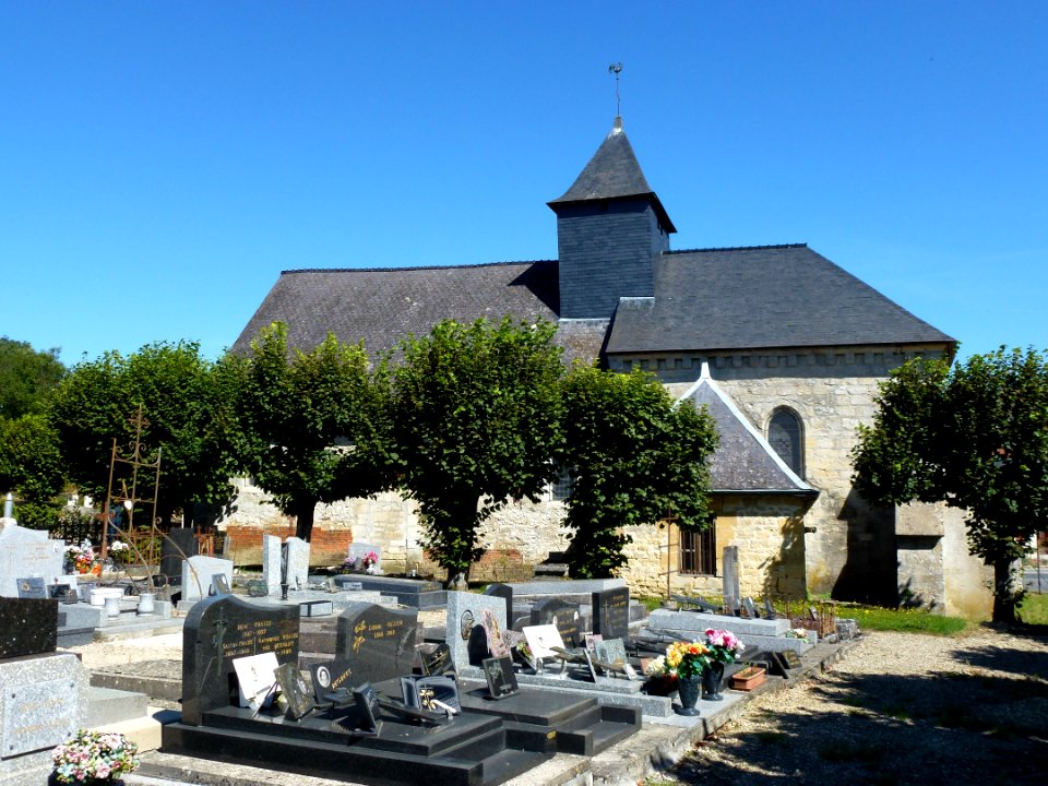 Saulces-Monclin (Ardennes) chapelle au cimetière (1)