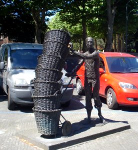 Sassenheim kunstwerk manden ruimen