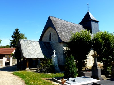 Saulces-Monclin (Ardennes) chapelle au cimetière (2)