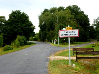 Saulces-Champenoises (Ardennes) city limit sign
